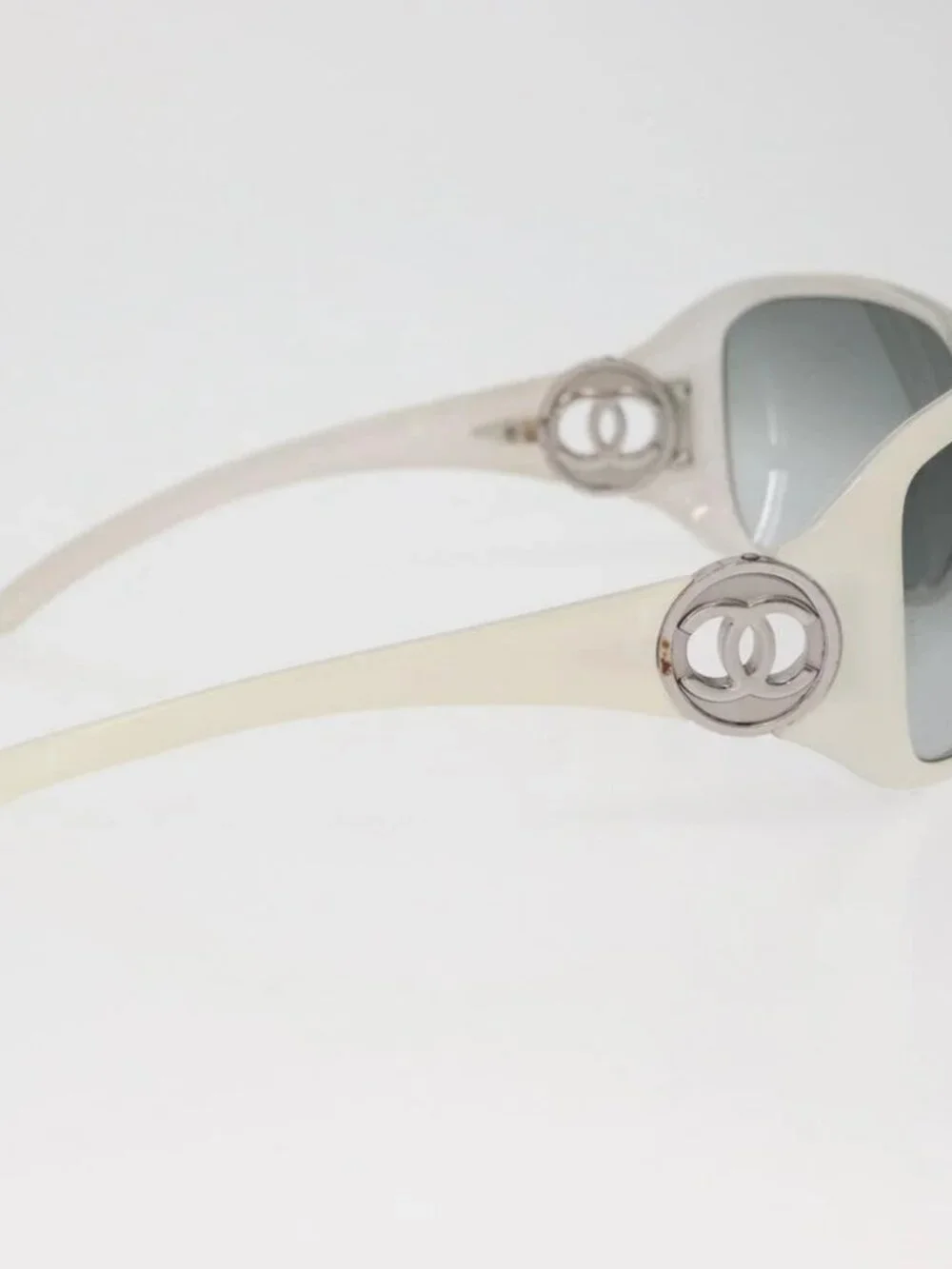 CHANEL Sunglasses plastic White CC Auth 162589